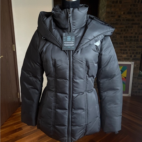 Mackage
Alana Tech Water Repellent 750 Fill Power Down Jacket, NEW - Picture 7 of 12